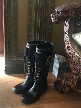 Tory Burch Rainboots siize 9